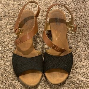 Black and Tan Clark’s wedges